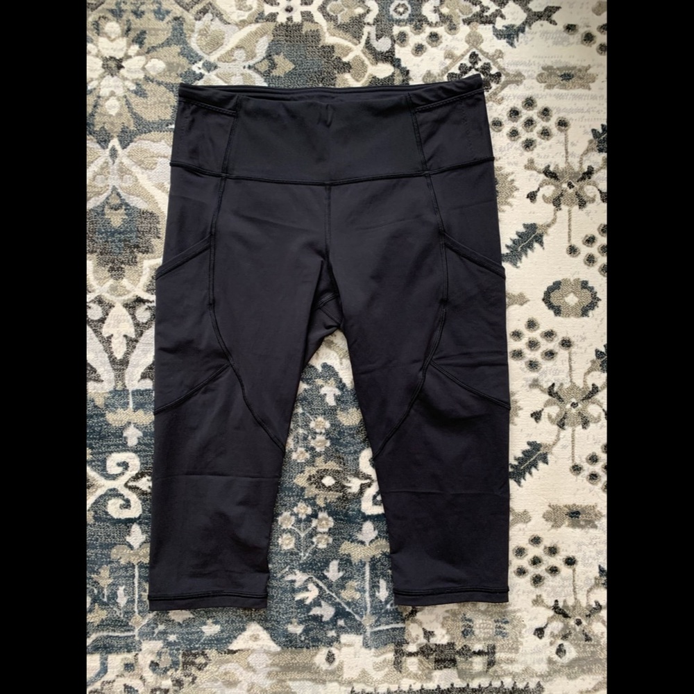 Black Lululemon Crop